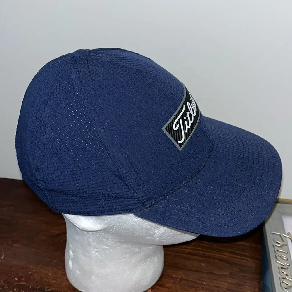 Navy Blue Titleist SnapBack 100% polyester washable golf cap hat